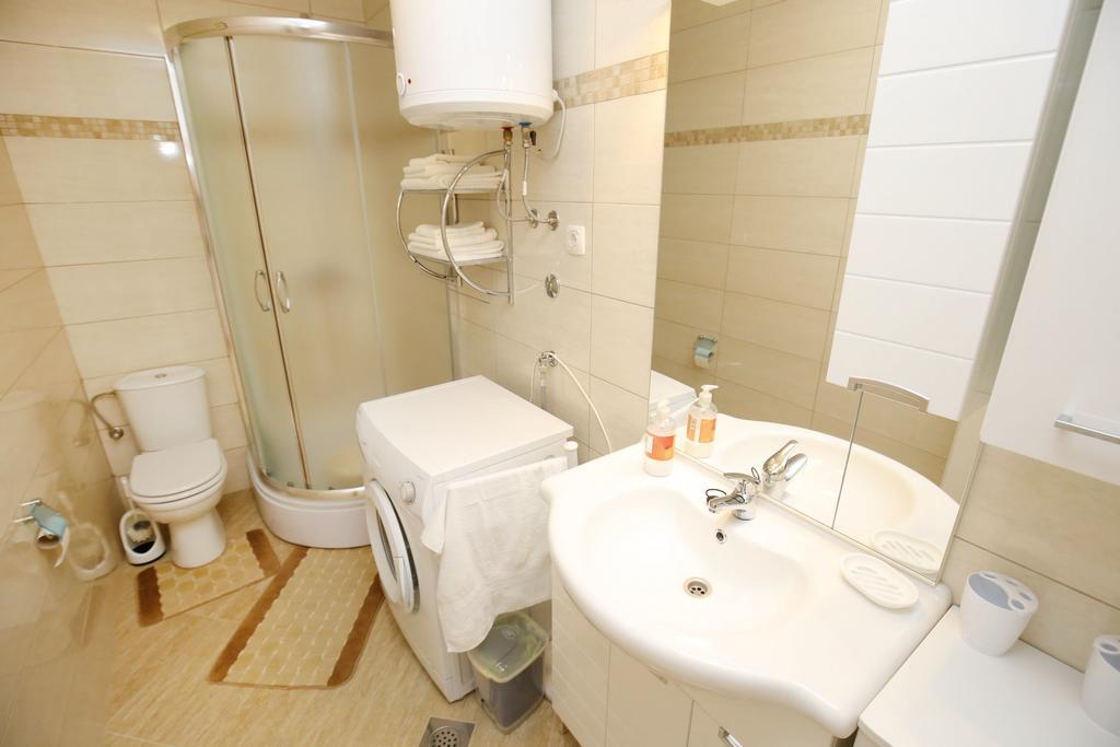 Apartment Marta Ražanac Екстериор снимка