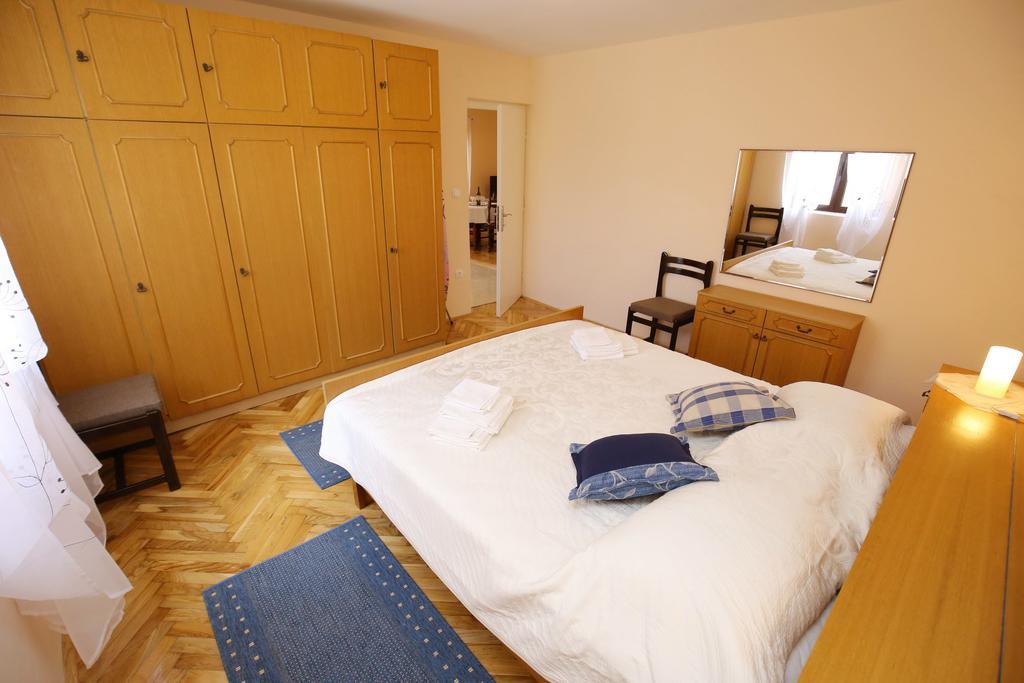 Apartment Marta Ražanac Екстериор снимка