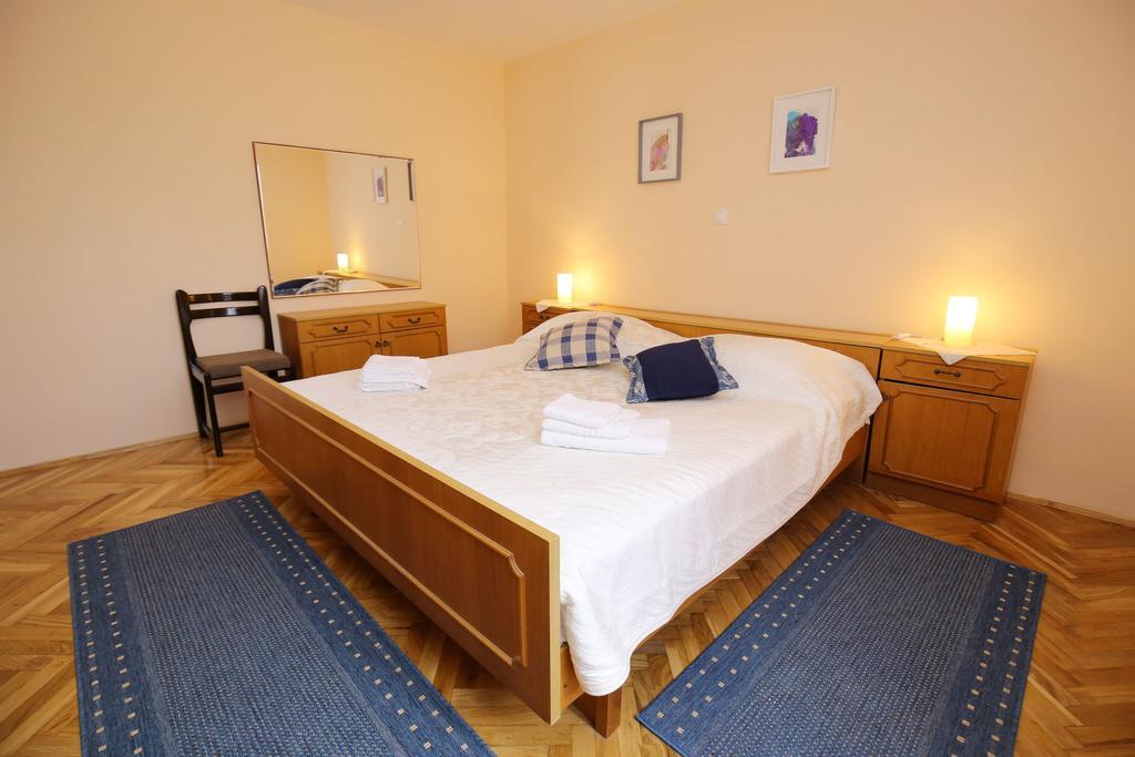 Apartment Marta Ražanac Екстериор снимка