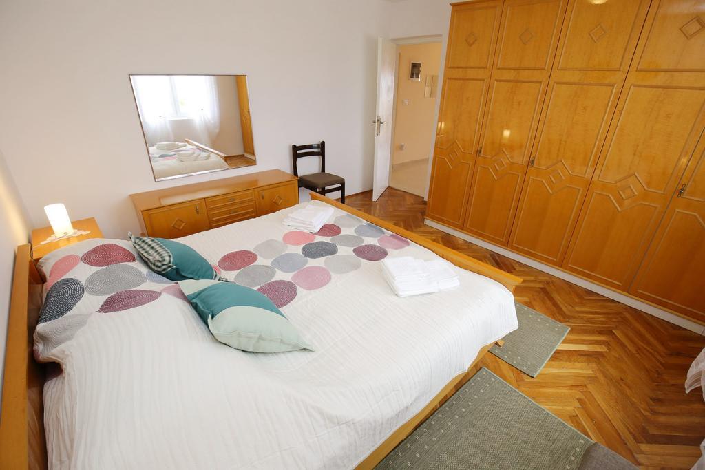 Apartment Marta Ražanac Екстериор снимка